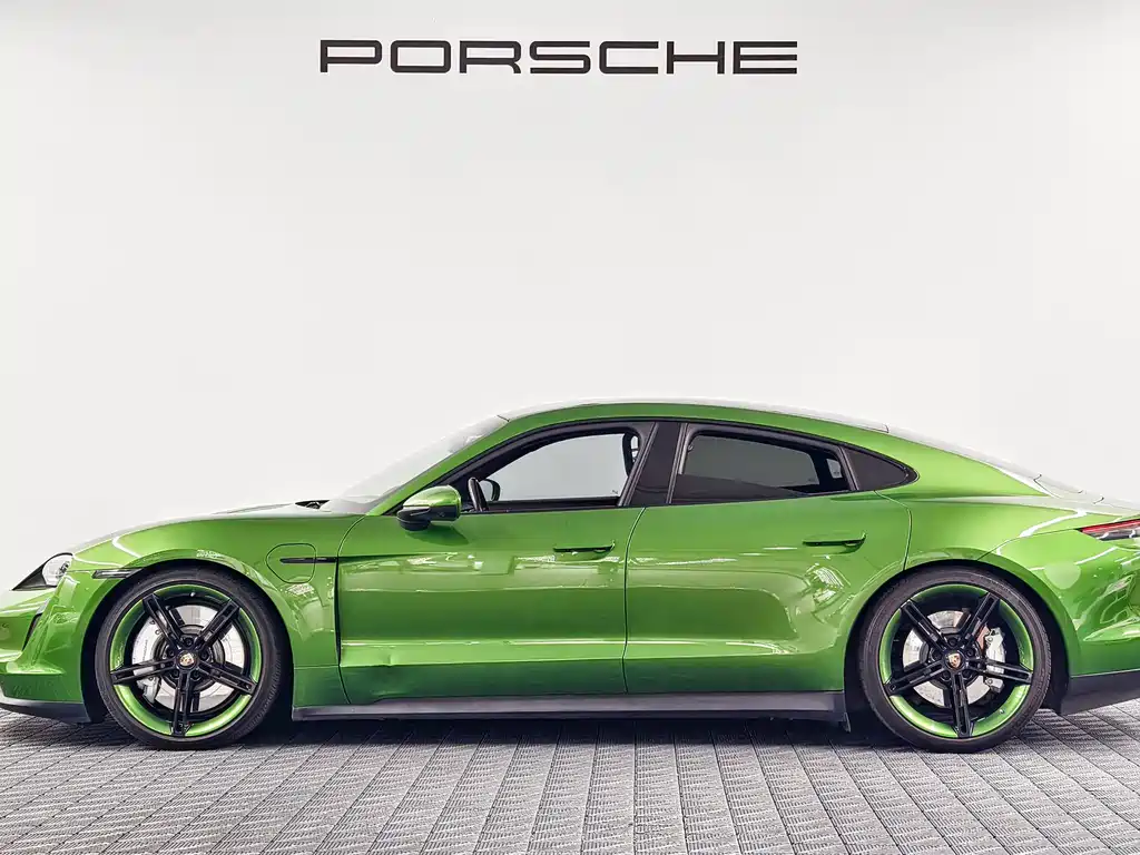 Porsche Taycan — миниатюра 4