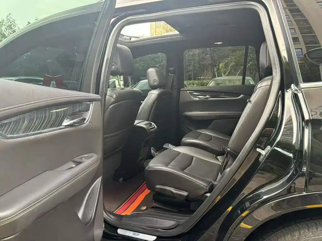 Cadillac XT6 2021 28T мест Luxury