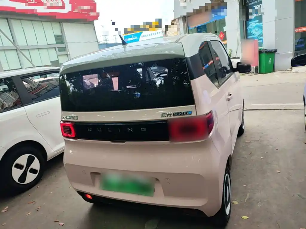 Wuling MINIEV — миниатюра 6