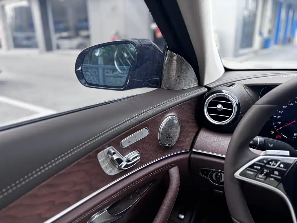 Mercedes-Benz E-Class — миниатюра 15
