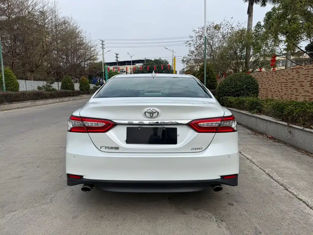 TOYOTA CAMRY