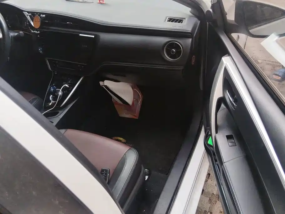 Toyota Corolla — миниатюра 8