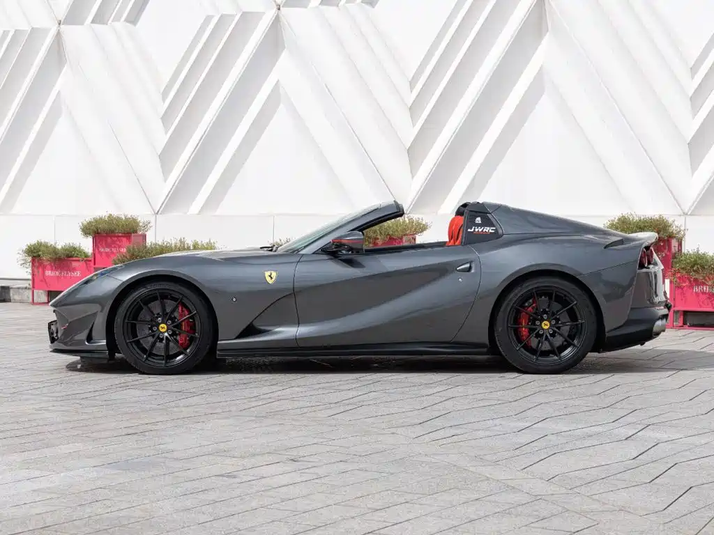 Ferrari 812 — миниатюра 7