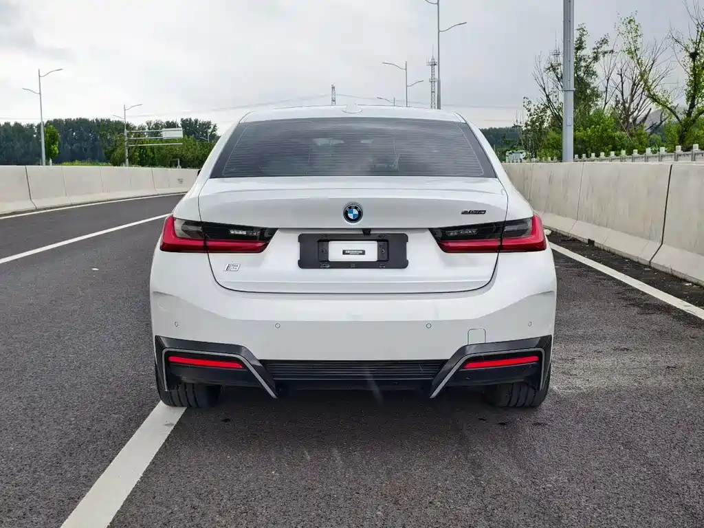 BMW i3 — миниатюра 8