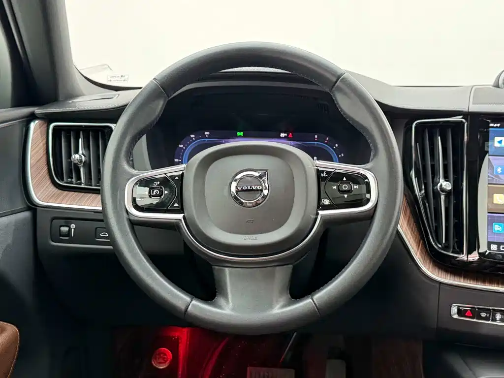Volvo XC60 — миниатюра 14