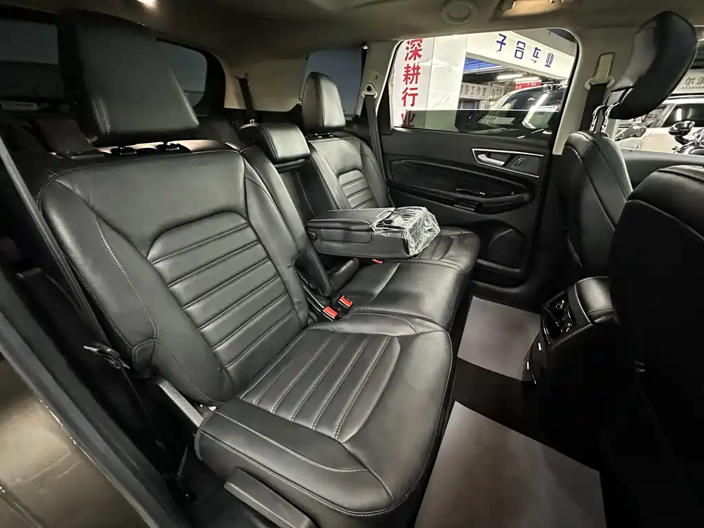 Ford Edge — миниатюра 13