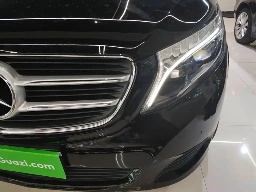 Mercedes-Benz V-Class — миниатюра 24