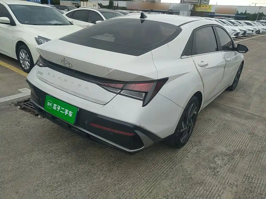 Hyundai Elantra — миниатюра 7