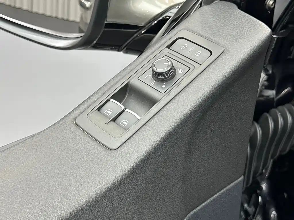 Volkswagen Multivan — миниатюра 9