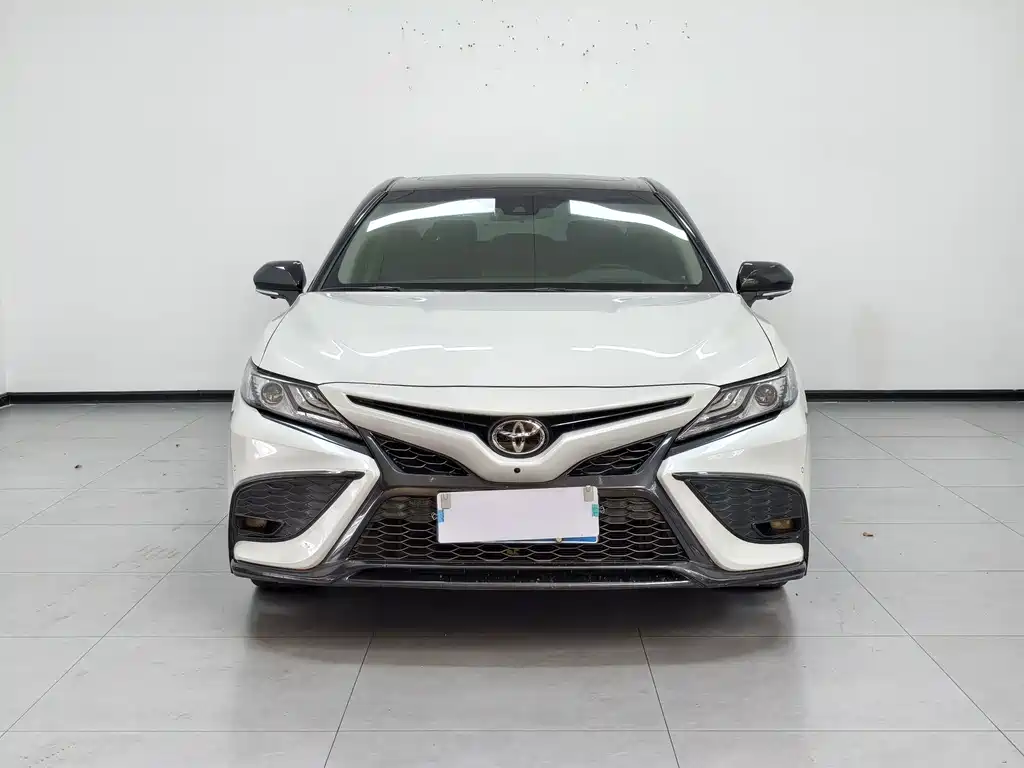 Toyota Camry — миниатюра 2