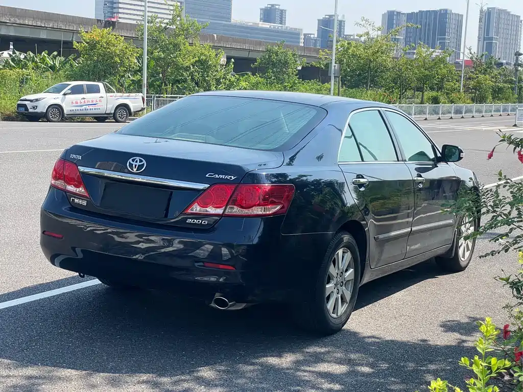 Toyota Camry — миниатюра 9