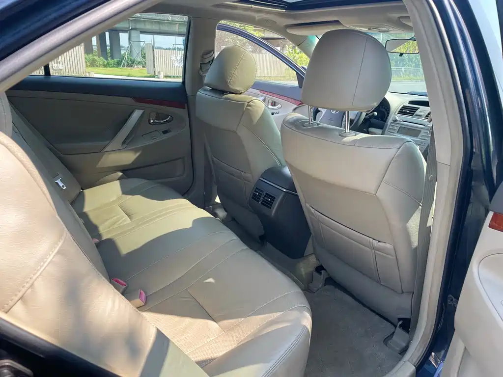 Toyota Camry — миниатюра 25