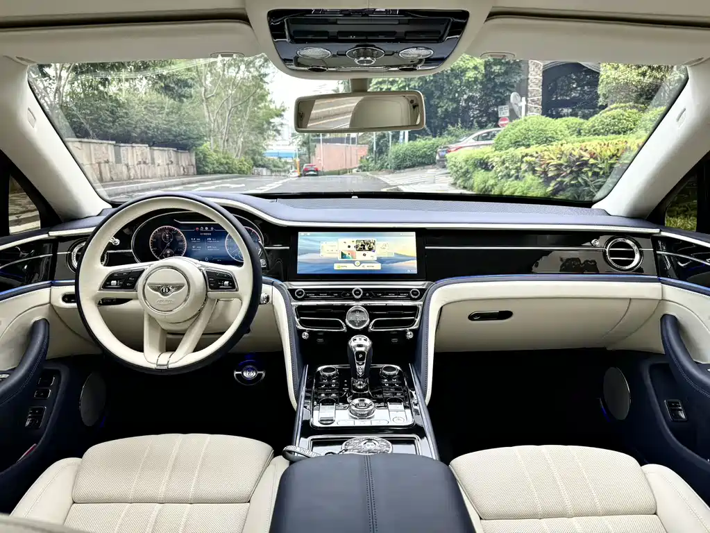 Bentley Flying Spur 2010 6.0T мест