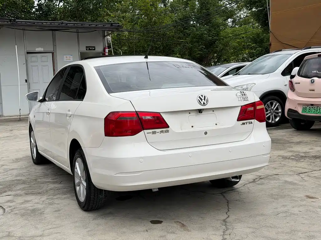 Volkswagen Jetta — миниатюра 15