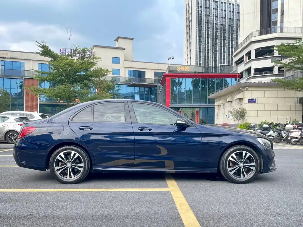 Mercedes-Benz C-Class — миниатюра 22