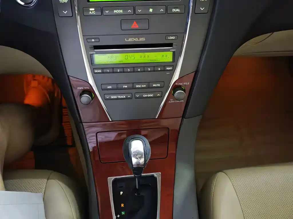 Lexus ES — миниатюра 16