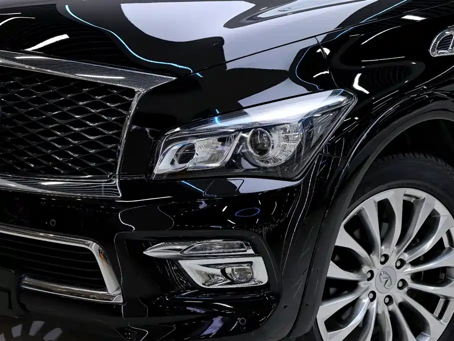 Infiniti QX80 2016 5.6L 4WD