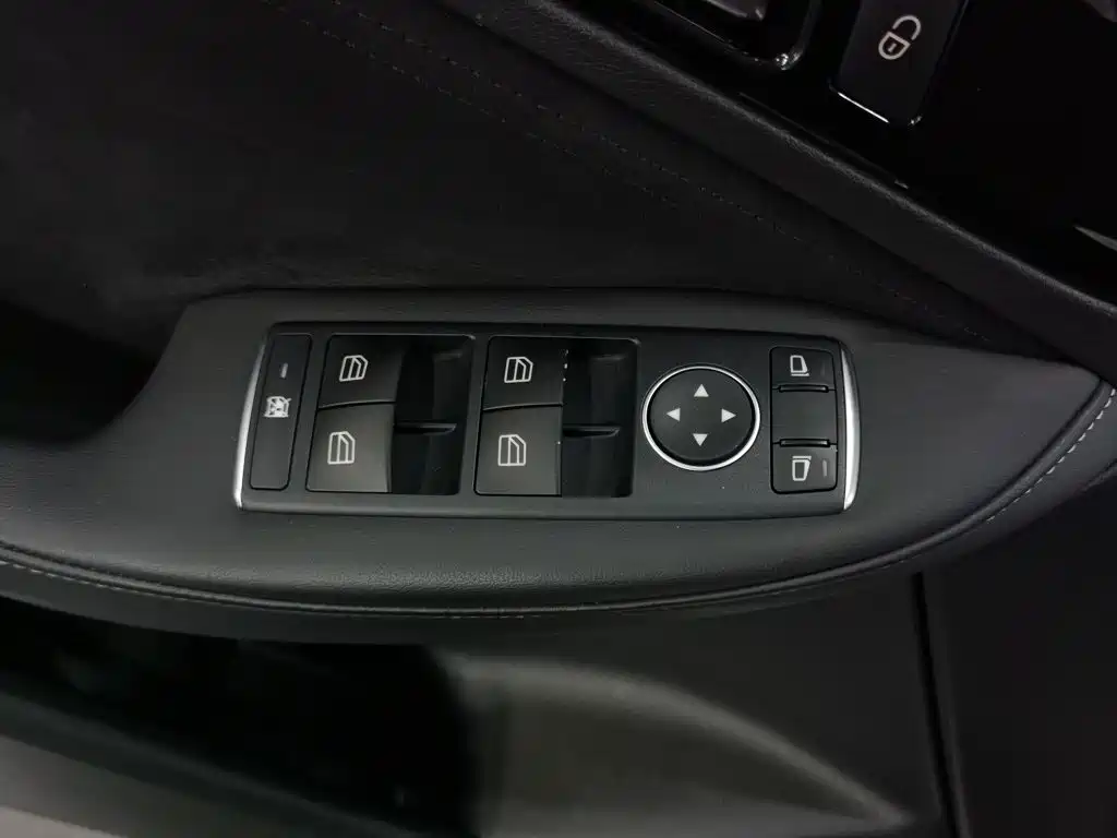 Infiniti QX30 — миниатюра 9