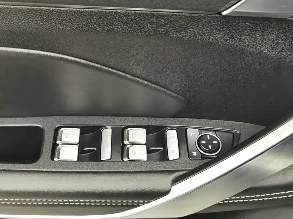 Geely Boyue — миниатюра 9