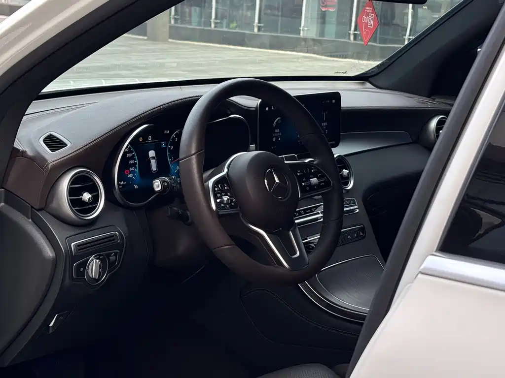 Mercedes-Benz GLC — миниатюра 7