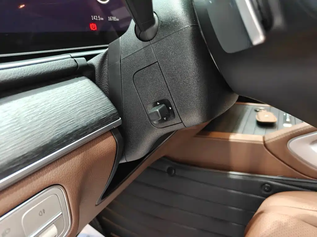 Mercedes-Benz GLE (Import) — миниатюра 12