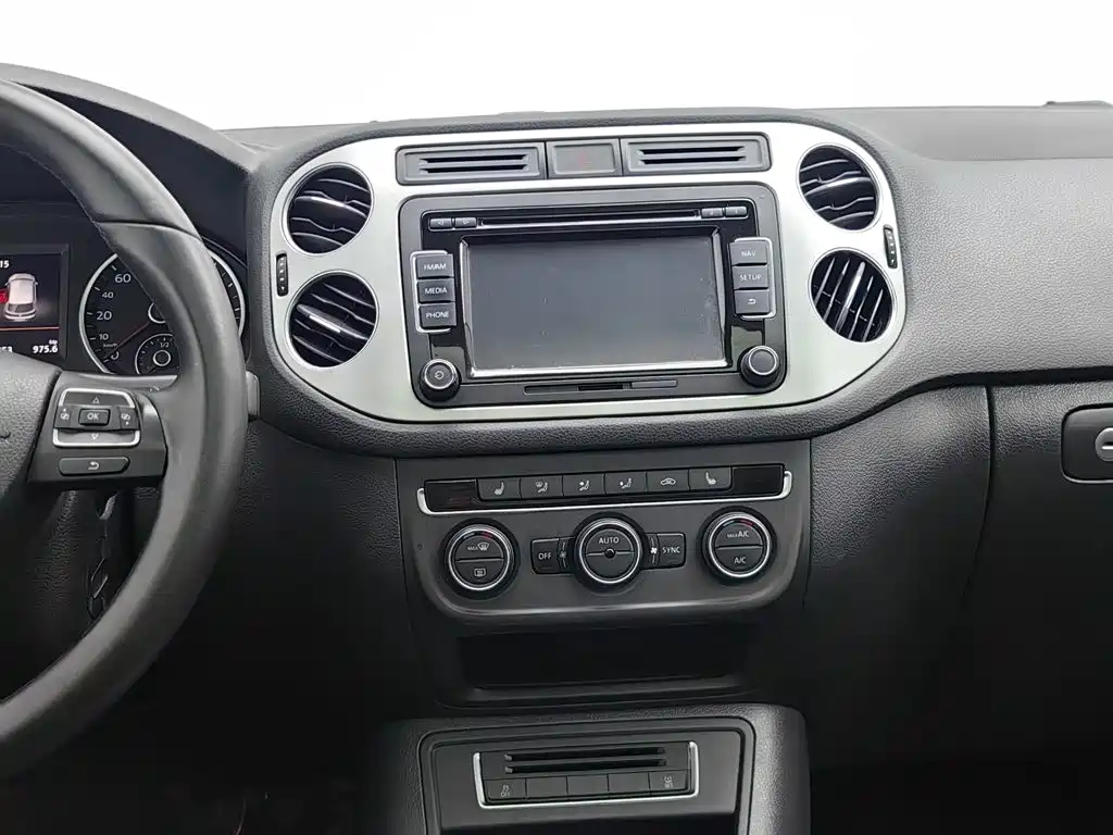 Volkswagen Tiguan — миниатюра 12