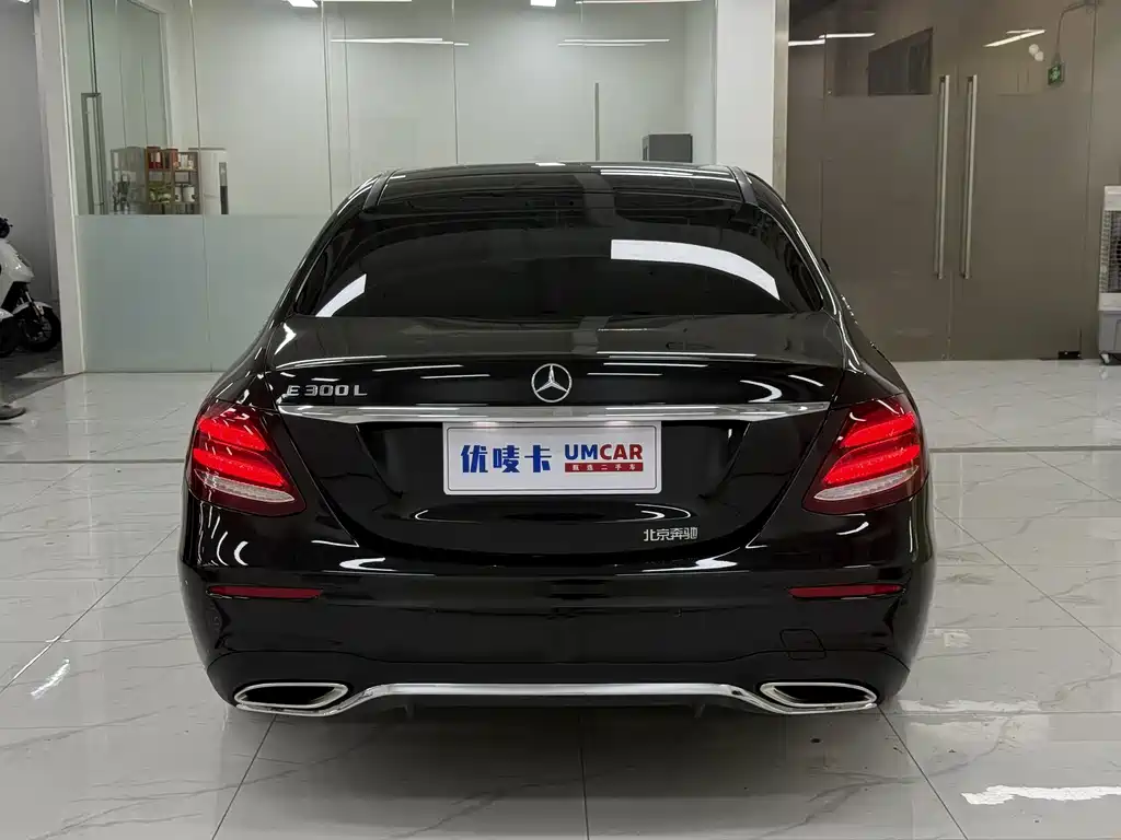 Mercedes-Benz E-Class — миниатюра 5