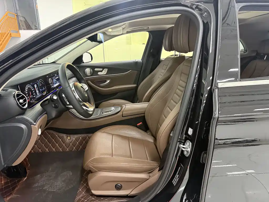 Mercedes-Benz E-Class — миниатюра 11