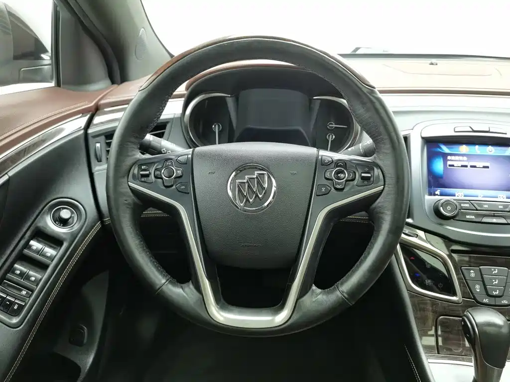 Buick LaCrosse — миниатюра 11