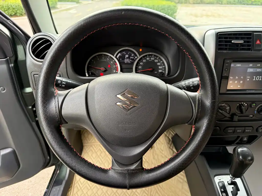 Suzuki Jimny — миниатюра 10