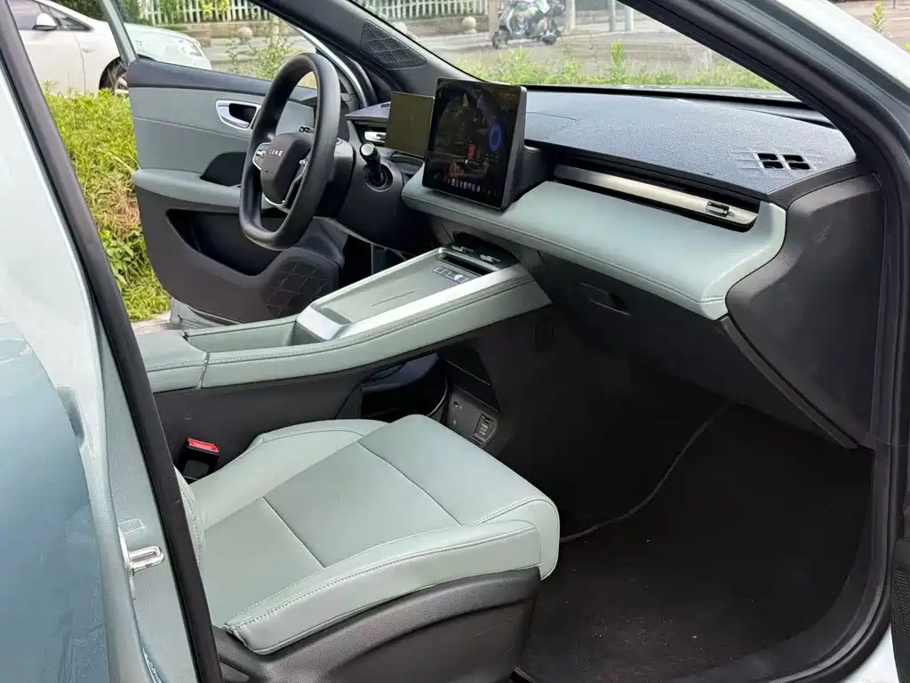 Roewe D6 — миниатюра 8