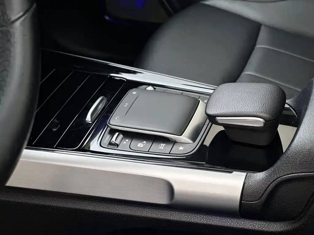 Mercedes-Benz GLB — миниатюра 15