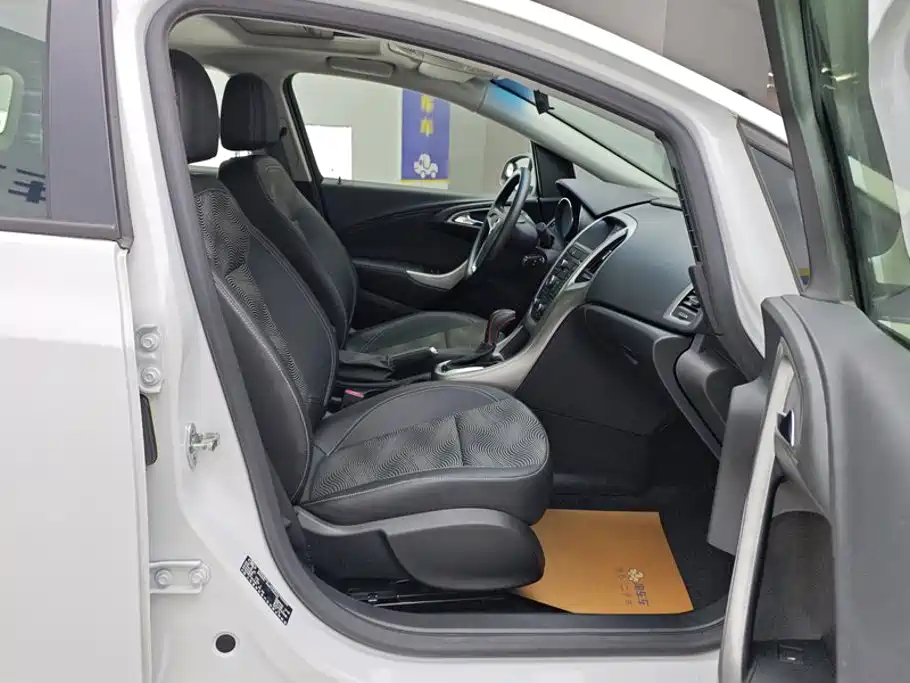 Buick Excelle — миниатюра 8