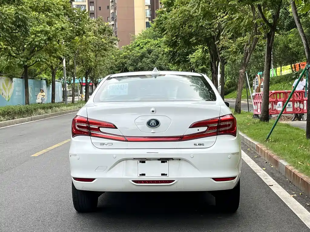 BYD Qin NEV — миниатюра 4
