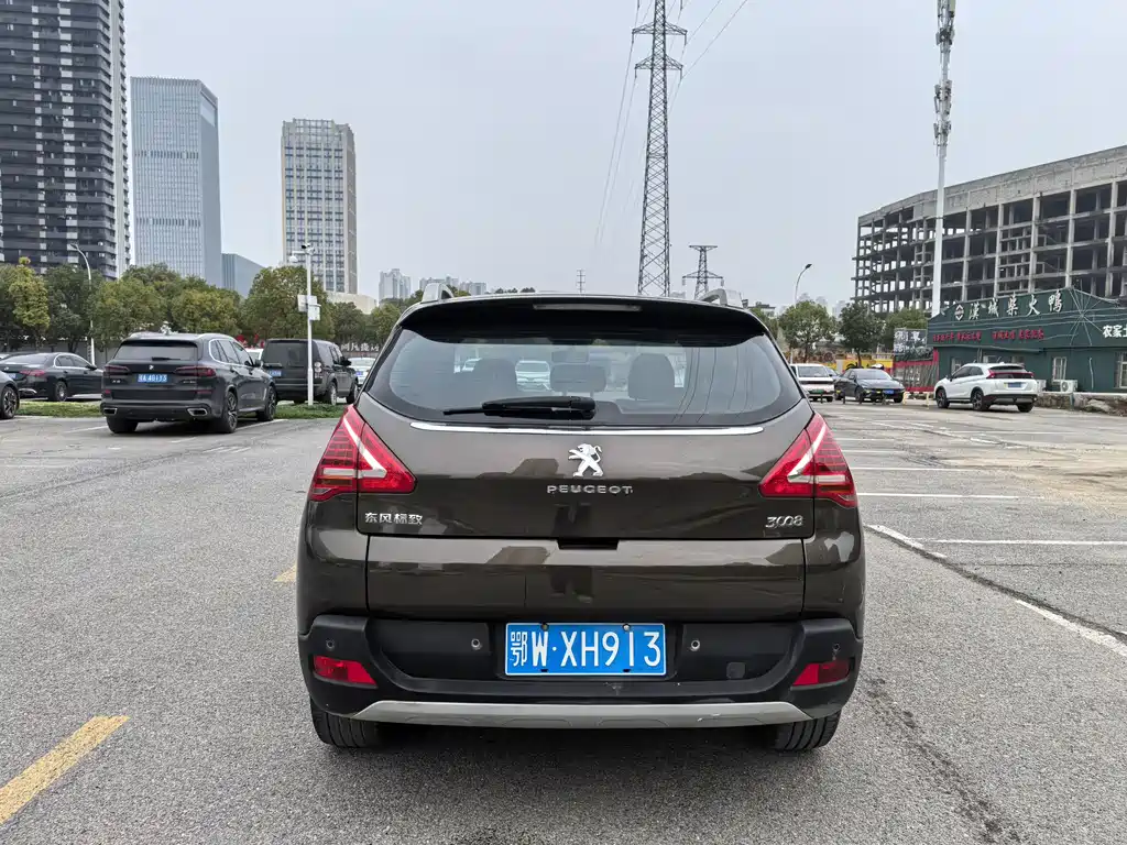 PEUGEOT 3008