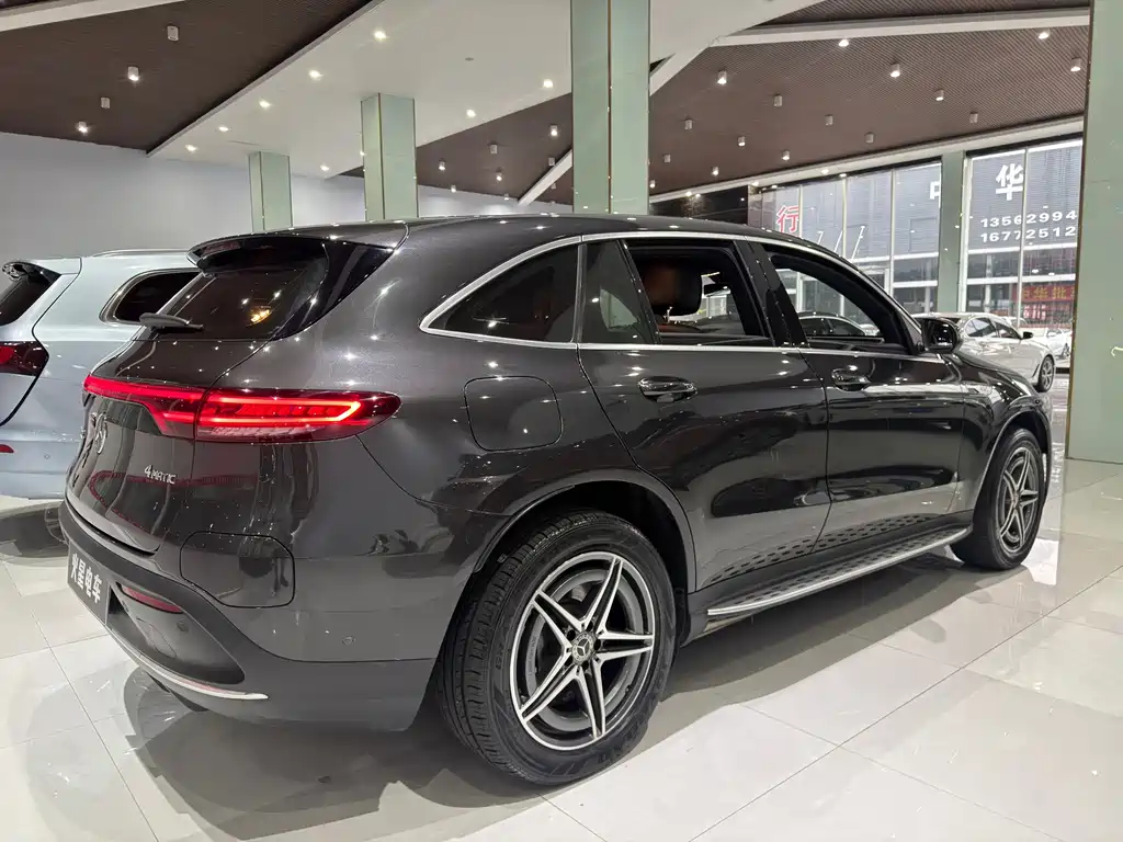 Mercedes-Benz EQC — миниатюра 15