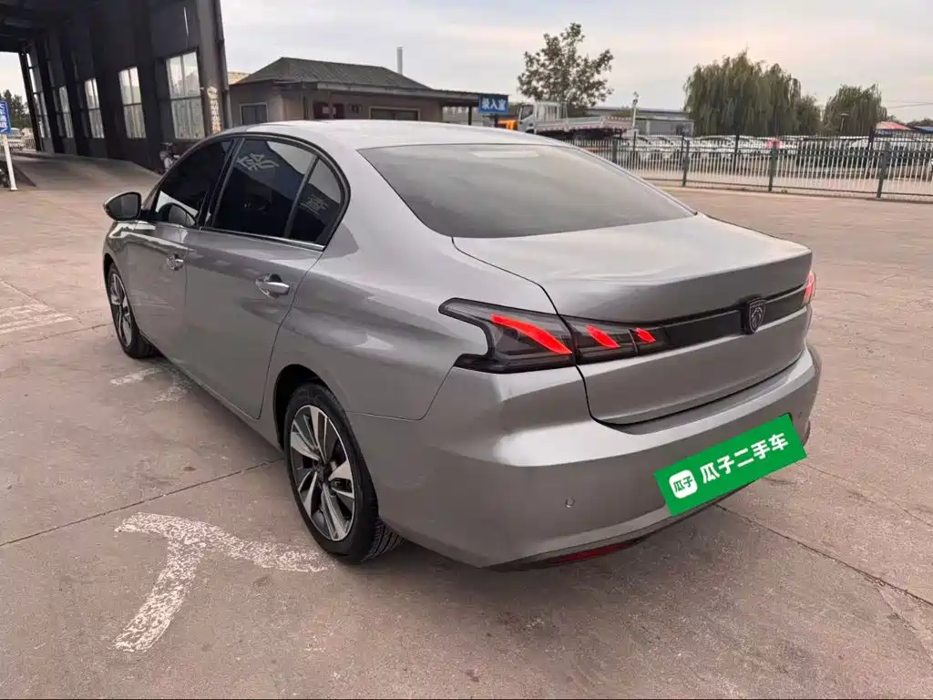 Peugeot 408 — миниатюра 5