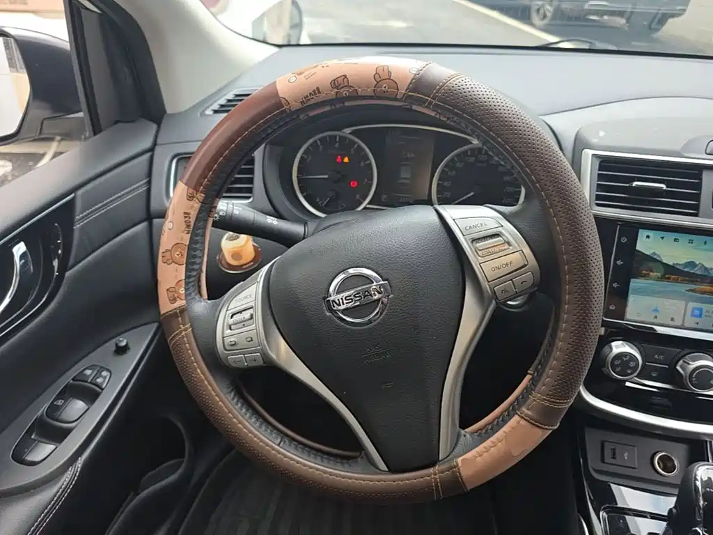 Nissan Tiida — миниатюра 11