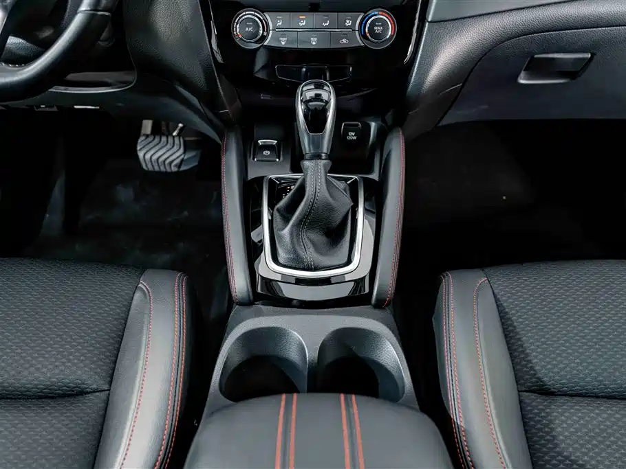 Nissan Qashqai — миниатюра 14