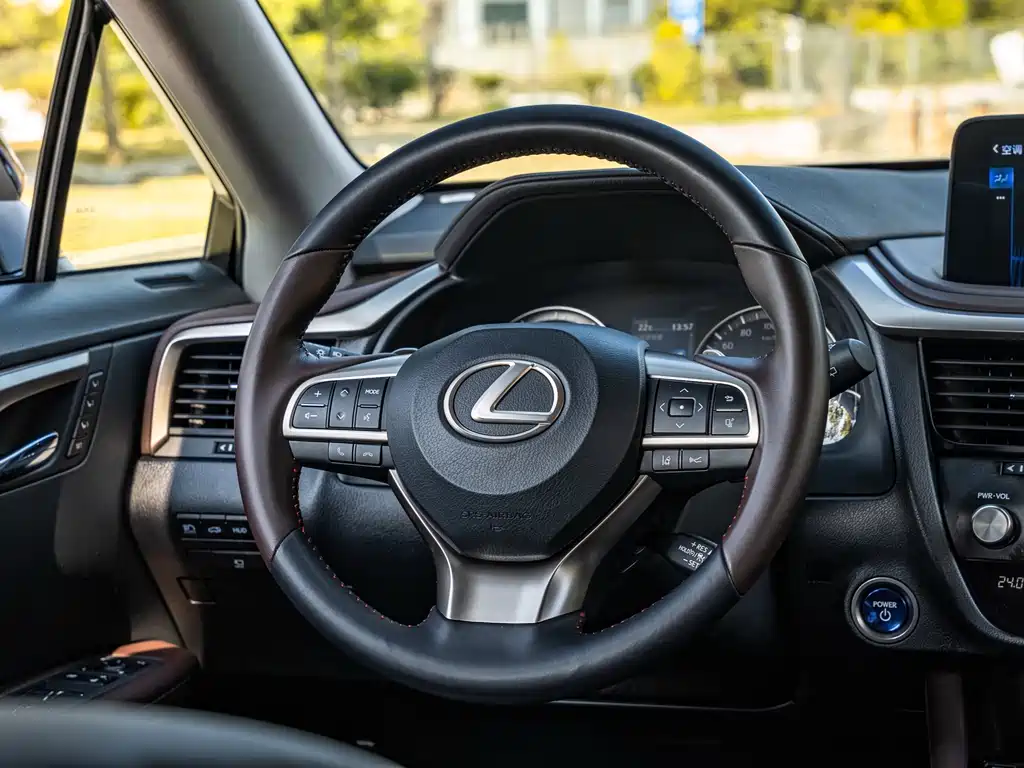 Lexus RX — миниатюра 14