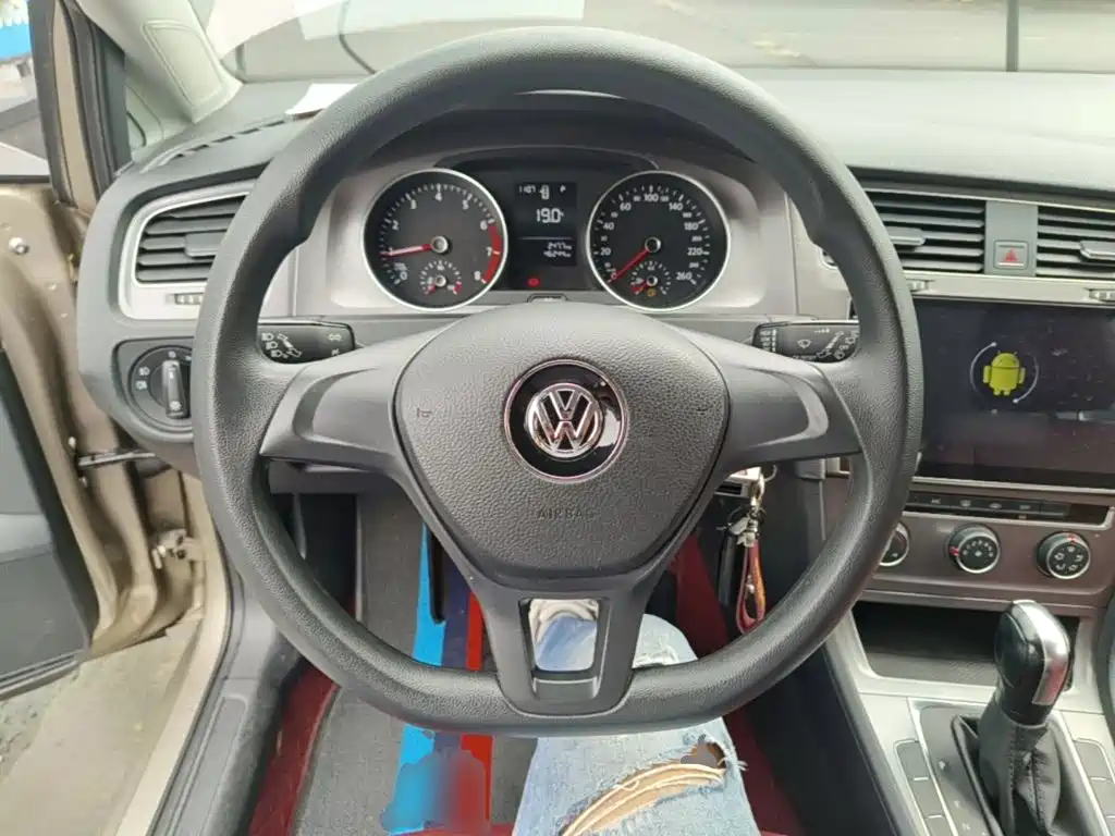 Volkswagen Golf — миниатюра 11