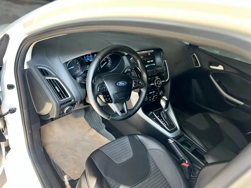 Ford Focus — миниатюра 5
