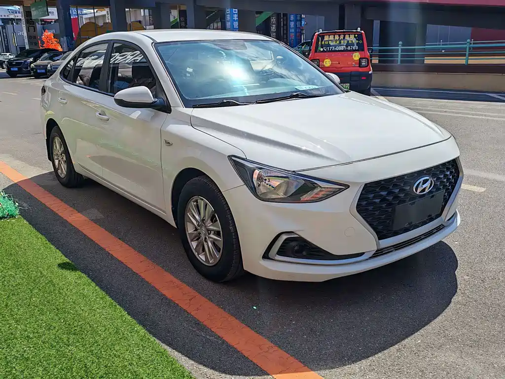 Hyundai Elantra — миниатюра 3