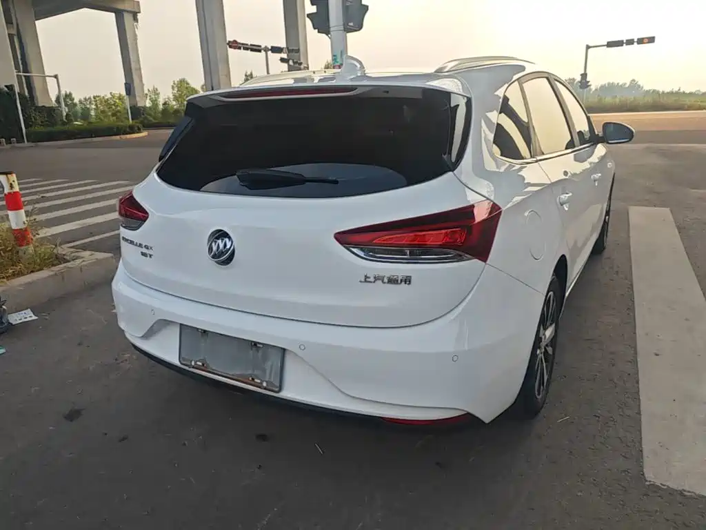 Buick Excelle — миниатюра 7