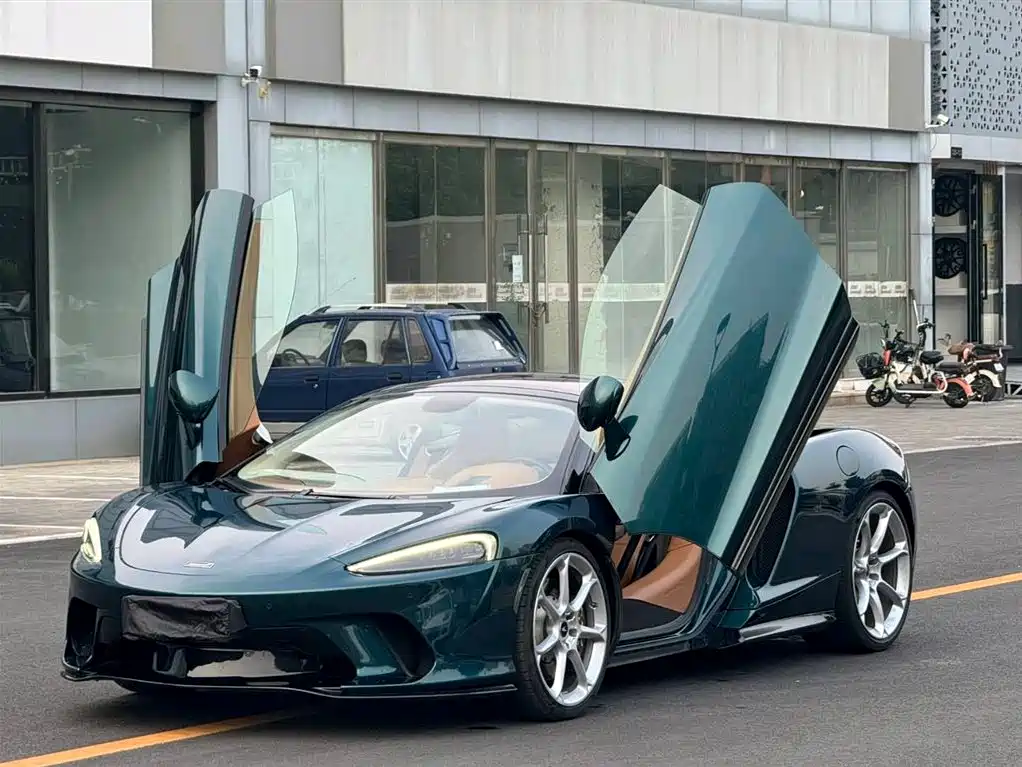 Купить McLaren GT