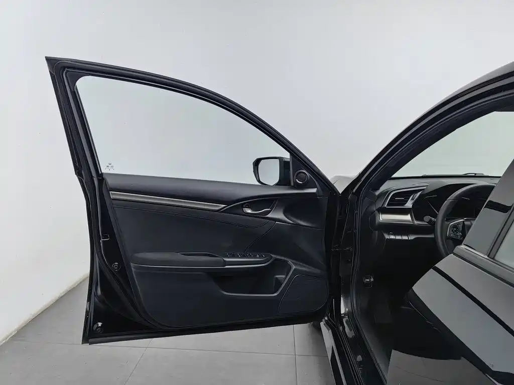 Honda Civic — миниатюра 8