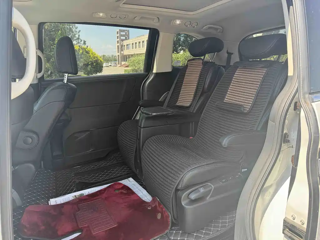 Honda Elysion — миниатюра 6