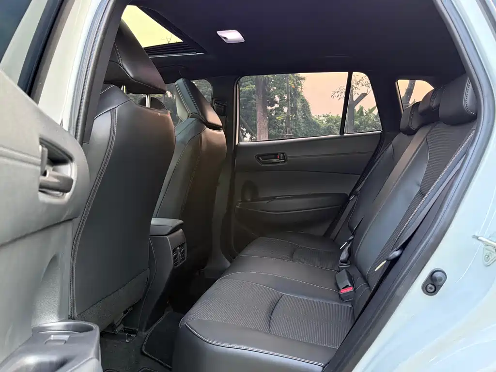 Toyota Corolla Cross — миниатюра 10