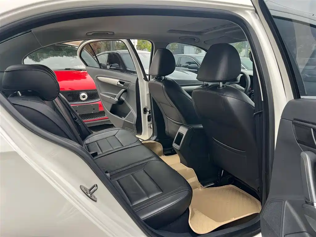 Volkswagen Lavida 2013 1.6L AT Comfort