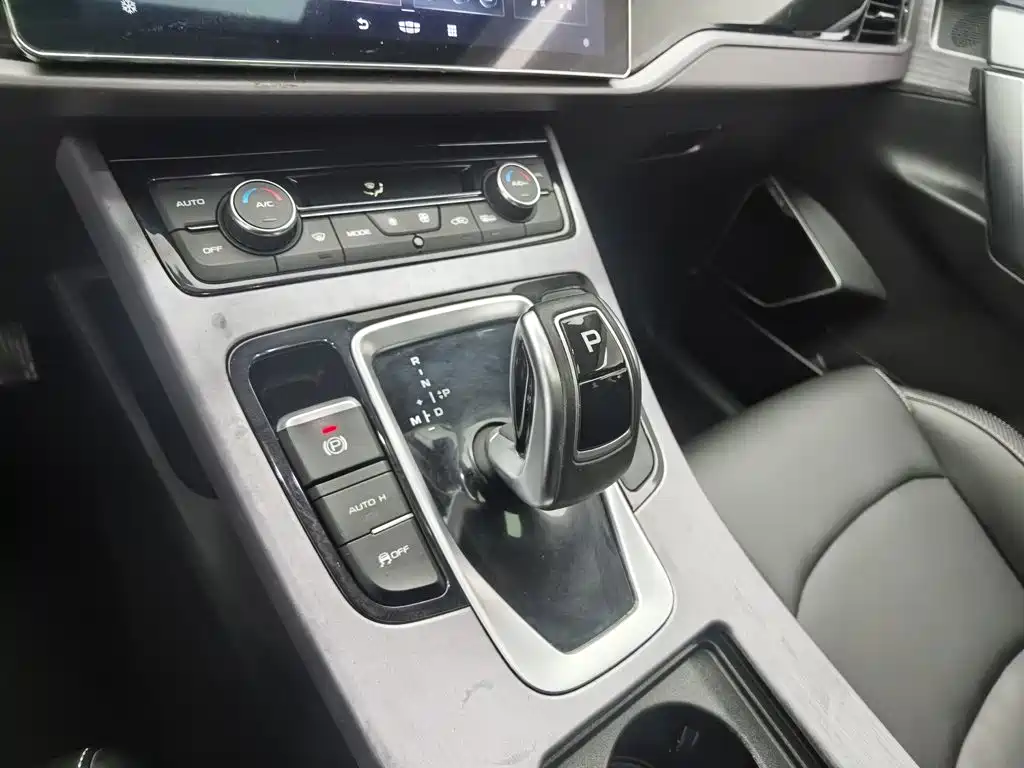 Geely Boyue — миниатюра 13